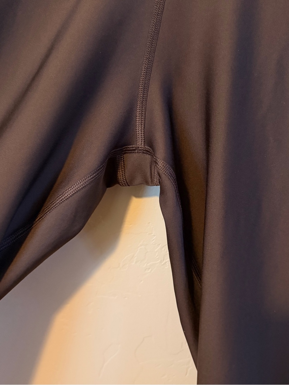 ALO Yoga High-Waist Leggings in Dark Brown - Picture 4 of 6